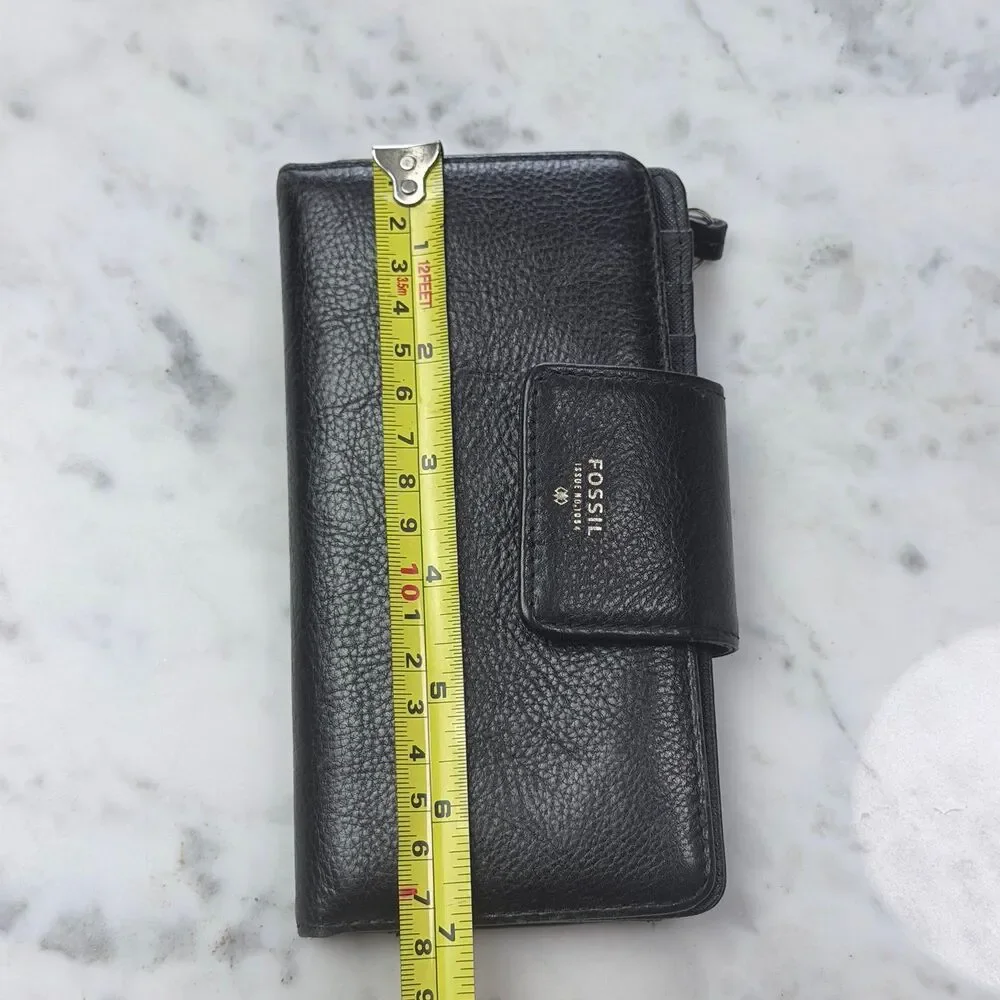 Fossil Black Bi-fold Snap Closure Zipper Pocket Leather Wallet